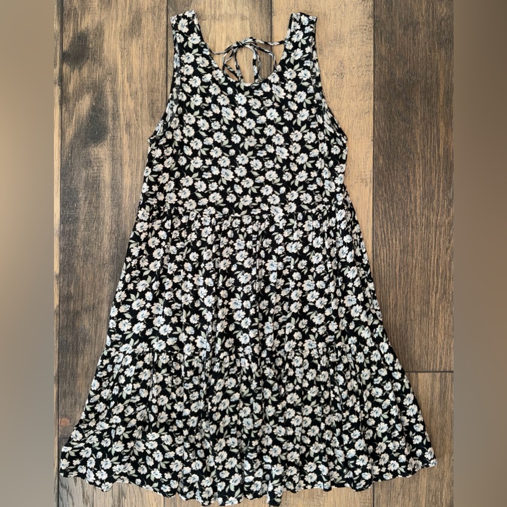 American Eagle Outfitters Black and White Floral Mini Dress sz XS